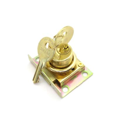 ROYAL กุญแจลิ้นชัก บานตู้ No.708 สีทอง ขนาด 2-1/2  (2นิ้วครึ่ง) วัสดุเกรดคุณภาพทนทานต่อการใช้งาน