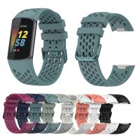 [HOT CHALIUIUILILXWE 607] แถบซิลิโคนแท้สำหรับ Fitbit Charge 5ปรับกีฬาสายรัดข้อมือสำรองสำหรับชาร์จ5สายรัดข้อมือสำหรับกิจกรรมเครื่องติดตามผู้หญิงผู้ชาย