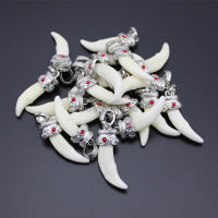 Lots 10 pcs Tibet Style White Real Natural Tooth Charms Cool Fangs Wolf Tooth Pendants Connectors Amulet Gift MN256