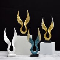 Resin Sculpture Statue Nordic Home Decor Modern Living Room Decoration Mini Wings Desktop Abstract Crafts Ornaments Gifts