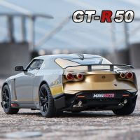 1:24 Niaasn GTR 50ของเล่นโมเดลรถยนต์สปอร์ตโลหะอัลลอยรถแข่งแบบจำลองเสียงและแสงของสะสมของขวัญสำหรับเด็ก