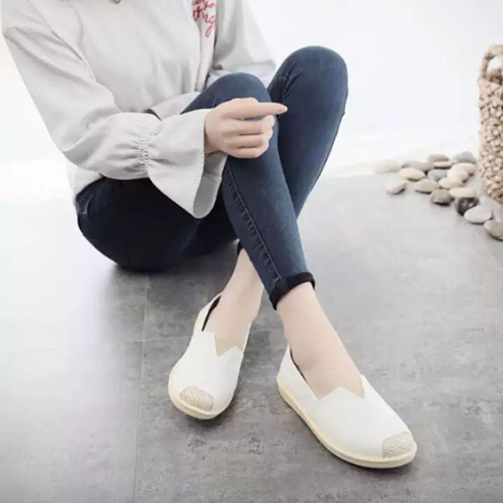 daraneใหม่แฟชั่นรองเท้ากีฬาผู้หญิง-รองเท้าส้นแบน-รองเท้าลำลองผู้หญิงสีขาว-สไตล์เกาหลีใหม่รองเท้าลำลองแบบสบายๆ-รองเท้ากีฬา-รองเท้าสีขาว