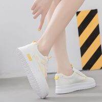 IELGY Wild little white lace buckle Korean casual board shoes female