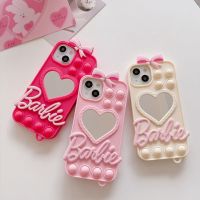 OKDEALS เคสโทรศัพท์ลายน่ารักรูปโบว์ตุ๊กตาบาร์บี้อะนิเมะน่ารักฝาครอบซิลิโคนแฟชั่นเคสโทรศัพท์มือถือสำหรับผู้หญิง iPhone