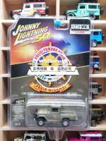 Johnny Lightning 1/64คอลเลกชัน Toyota Lcruiser Diecast ของของเล่นเด็กหุ่นอัลลอยจำลองการหล่อลื่น