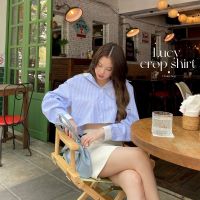 frieda chuuchop พร้อมส่ง(C8140)???️Lucy Crop Shirt เสื้อเชิ้ตครอปสีฟ้าลายทาง สไตล์เกาหลี