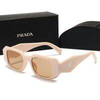 SPOT Prada แว่นตาตาข่ายสีแดงสไตล์เดียวกันแฟชั่นใหม่สำหรับผู้หญิงแว่นกันแดดลำลองทันสมัยแว่นกันแดดสำหรับเดินทาง