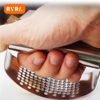 RYRA Garlic Press Manual Garlic Mincer Chopping Tube Garlic Stripper Fruit Vegetable Tools Kitchen Gadget Garlic Manual Masher