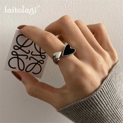แหวนหัวใจสีดำสำหรับผู้หญิงพังก์โกธิคแหวกแนวหัวใจแหวนเปิดสีเงิน INS สไตล์สาวเย็นแหวนนิ้วข้อมือหญิงอุปกรณ์เครื่องประดับ
