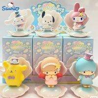 ฟิกเกอร์แอคชั่น Sanrio ชุดวันหยุดทะเลสีฟ้ากล่องทึบของเล่น6ชิ้น Kuromi Cinnamonll Melody ของตกแต่งคอลเล็กชั่นตุ๊กตาโมเดลแฮนด์เมดสำหรับเป็นของขวัญเด็กผู้หญิง