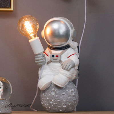 2021Hot Astronaut Desk Lamp Art Deco Store Ornament Resin Lamp Desk Lamp Bedroom Lamp Creative Living Room Spaceman LED Desk Lamp