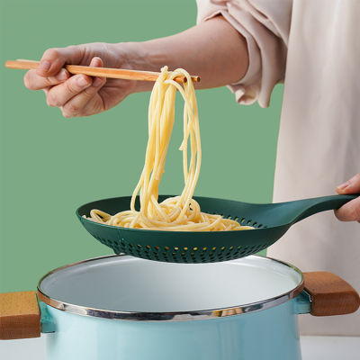【คลังสินค้าพร้อม】กระชอนตักขนาดใหญ่ Strainers Skimmer Slotted Spoon Kitchen Strainer Ladle With Long Handle For Kitchen Cooking Utensils