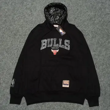 Shop Mitchell & Ness Chicago Bulls Team Logo Hoodie (black) online