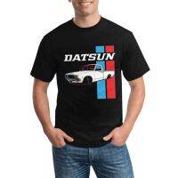 มาใหม่ Gildan เสื้อยืดแฟชั่น ลาย Datsun 620 มีหลายสี  XL3T