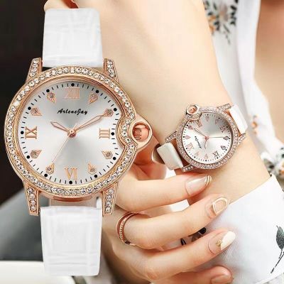 【July】 2023 New Ladies Leather Roman Numeral Fashion Trend