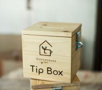 Tip box ทิปบ็อก ทิปบ๊อก กล่องทิป กล่องใส่เงิน กล่องออมสิน ออมสิน กระปุกออมสิน