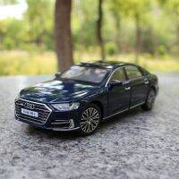 1:32 AUDI A8รถโลหะผสม2022โมเดลรถของเล่นเหล็กหล่อตัวหน่วงการสั่นสะเทือนเสียงและแสงของขวัญของเล่นแบบจำลองรถสูงจำลอง