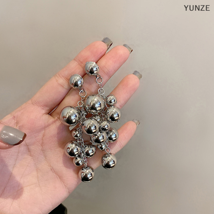 yunze-ต่างหูจี้ลูกปัดบอลโลหะยาว1คู่-ต่างหูพวงองุ่นพังค์สำหรับผู้หญิงเครื่องประดับการท่องเที่ยวริมชายหาดสำหรับงานปาร์ตี้