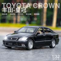 Package mail comes to alloy toy cars 1:32 model Toyota crown car light back to six classic open
