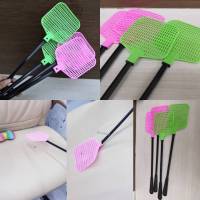 ไม้ตีแมลงวัน Fly swatter ด้ามพลาสติก เหมาะสำหรับใช้ตีแมลง และแมลงวัน ล้างทำความสะอาดได้ง่ายแพ็ค 4 ชิ้นกับ แพ็ค 5 ชิ้น