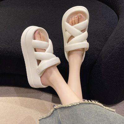 Korean version of womens summer slippers, new cross belt buckle, one line strap, cool slippers, womens thick soles, fashionable, and loose cake shoes for external wear
