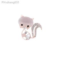 1 Pc Cute Cat Brooch Inlaid Shiny Zircon Elegant Costume Safety Pin Unique Animal Theme Jewelry Accessories