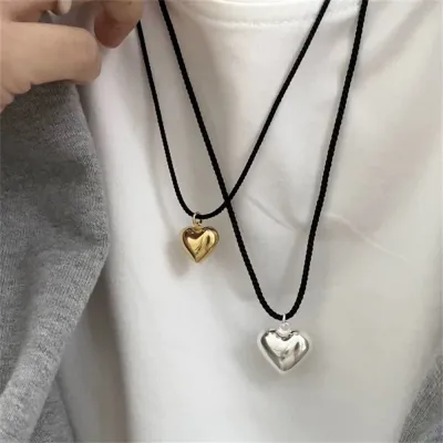 Stylish Womens Accessories Girls Necklace With Heart Pendant Simple Design Womens Necklace Heart-shaped Pendant Necklace Long Woven Rope Necklace