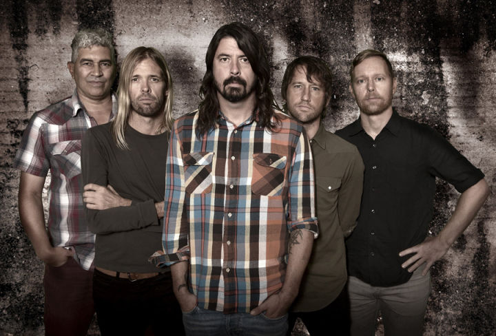 โปสเตอร์-foo-fighters-ฟูไฟเตอส์-dave-grohl-เดฟ-โกรล-rock-music-band-poster-รูปภาพ-ของสะสม-ของแต่งบ้าน-ของแต่งห้อง-โปสเตอร์แต่งห้อง-โปสเตอร์ติดผนัง-77poster