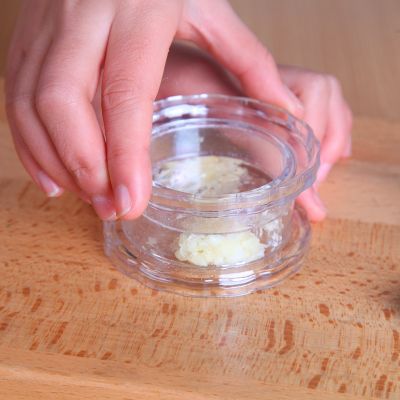 【CC】☑  Manual Garlic Grater Hand Twist Box Peeler Masher Press Grinder Crusher Supplies Accessories 1Pc