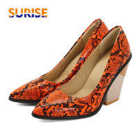 ขนาดใหญ่ Snakeskin Wedge ปั๊มผู้หญิงรองเท้าส้นสูงสีดำสีเหลืองสีเขียว Pointed Toe ฤดูใบไม้ผลิฤดูร้อน Office Party Lady ชุด Shoes