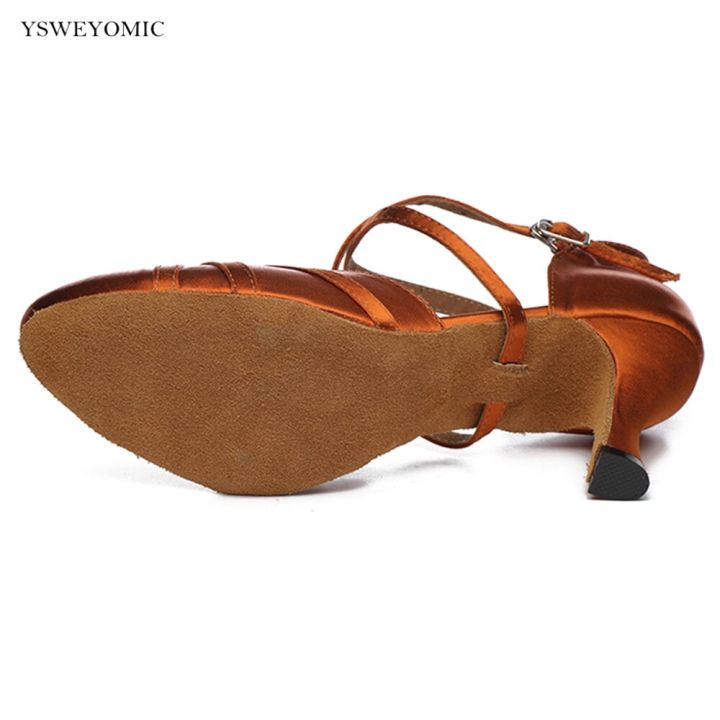 รองเท้าเต้น-ysweyomic-สำหรับผู้หญิงรองเท้าเต้นมาตรฐานส้นสูงผู้หญิงตาลเข้มและซาตินสีดำพื้นนุ่มรองเท้าเต้นรำบอลรูม
