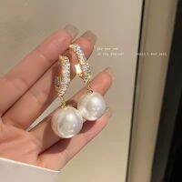 มาใหม่ Fashion earrings ต่างหูไข่มุก เวอร์ชั่นเกาหลีแฟชั่น Style รูปแบบใหม่ (สินค้าพร้อมจัดส่ง)