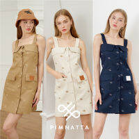 PIMNATTA April Dress ชุดเดรสสายเดี่ยวผ่าหน้าดีเทลกระดุมปั๊ม ทอลายโลโก้แบรนด์