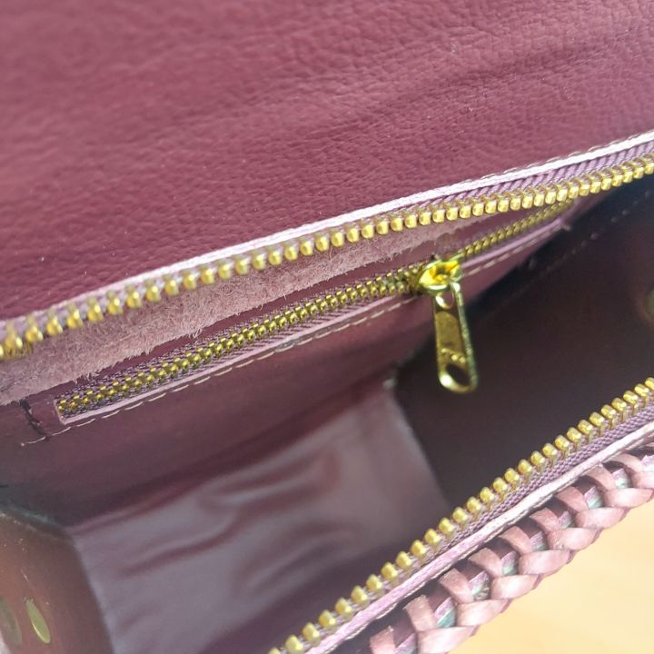 กระเป๋าสะพาย-กระเป๋าจระเข้แท้-เป็นหนังจระเข้แท้-โหนกใหญ่-เกล็ดใหญ่-สวยงาม-กระเป๋าแฟชั่นสำหรับใส่เอกสารหรือ-ipad