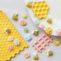 【CW】 Bake mold honeycomb fence bee flower garden wind sugar silicone chocolate clay sugar art tools