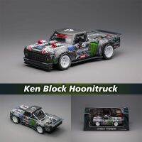 ของเล่นขนาดเล็กสำหรับสะสม F150ขนาดเล็ก SW 1:64 Ken Block Hoonitruck Tianmen ขึ้นรูปภูเขา Diorama