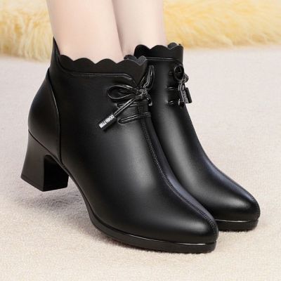 CODluba03411  Womens Shoes No. 1 kasut perempuan Large size womens shoes middle-aged and elderly mothers shoes mid-heel soft-soled short boots wild thick-heeled warm boots