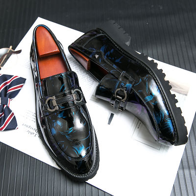 รองเท้าโลฟเฟอร์สีฟ้าสำหรับชุดเดรสแฟชั่นสำหรับงานแต่งงานสีทึบสีดำรองเท้าลำลองหนังรองเท้าสลิปออน