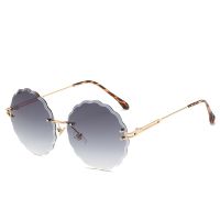 [COD] New style sunglasses 2023 men and women frame marine film rimless European fashion