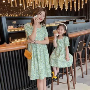 Super Stylish Mother Daughter Twinning Outfits for Birthday Party 🎉 🎉 . .  . Visit our website (www.rajkumari.co) to shop these styl... | Instagram