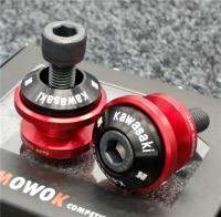 YOYOCAM MOWOK CNC 2pcs สปูน ยกล้อหลัง ยกรถ LOGO KAWASAKI 8mm swingarm spool Aluminium - สีแดง Red COLOR