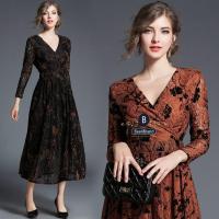 ชุดเดรสผ้าลูกไม้ทั้งชุด V-neck Printed Lace Midi Elegant Dress