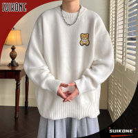 Suikone เสื้อสเวตเตอร์ผู้ชายสีขาวคอกลม,เสื้อสเวตเตอร์แบบสวมหัวเสื้อสำหรับผู้ชายแพทช์รูปหมีแขนยาวทรงหลวมเสื้อคู่แบบลำลอง