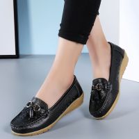 Women Flats Shoes Cut Out Leather Breathable Moccasins Women Boat Shoes Ballerina Ladies Loafers Sneakers Women Nurse Shoes