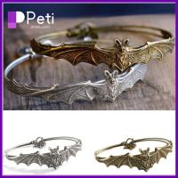 PETI JEWELLERY โกธิค กำไลข้อมือค้างคาว โลหะสำหรับตกแต่ง พังก์สไตล์ เครื่องประดับกำไลข้อมือ บุคลิกภาพที่ดี เครื่องประดับปาร์ตี้แวมไพร์ กำไลข้อมือคู่ ผู้หญิงผู้ชาย