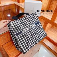 【พร้อมส่ง】king bag fashion กระเป๋าถือ กระเป๋าผู้หญิง  กระเป๋าเฟชั่น รุ่น D-1310