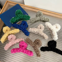 13cm Faux Fur Lamb Hair Claw Clip Plush Large Cross Catch Clip Women solid color tail Clip elegant Warm Furry Hair Barrettes