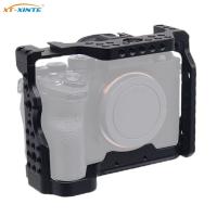 Aluminum Alloy DSLR Camera Cage Protective Case with 1/4 Holes Cold Shoe Mount for Sony A92 A9II for Canon M6markII M6 Mark 2