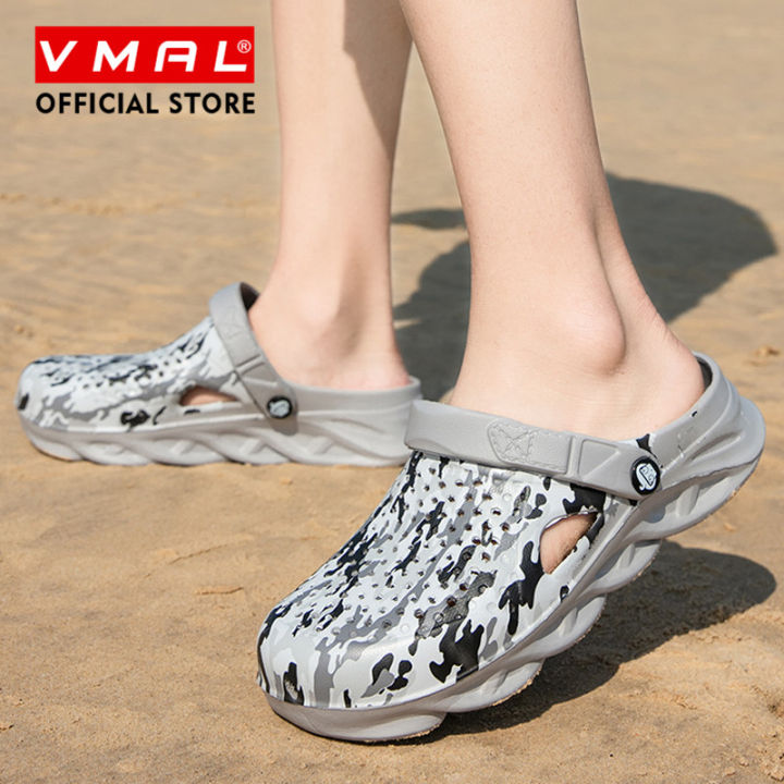  Men's Garden Clogs Shoes | Water Slip On Sandals for Men |  Nursing Garden Shoes & Breathable Non Slip Clogs Slippers Beach Sandals 