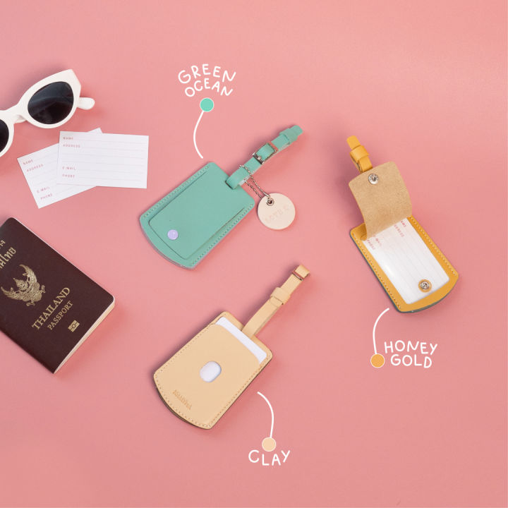 สลักชื่อฟรี-hilmyna-twelve-luggage-tag-ป้ายหนังห้อยกระเป๋าเดินทาง-แทคกระเป๋า-ป้ายชื่อห้อยกระเป๋า-ป้ายคล้องกระเป๋าเดินทาง